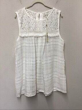 Max Studio White Sleeveless Lace Yoke Tank